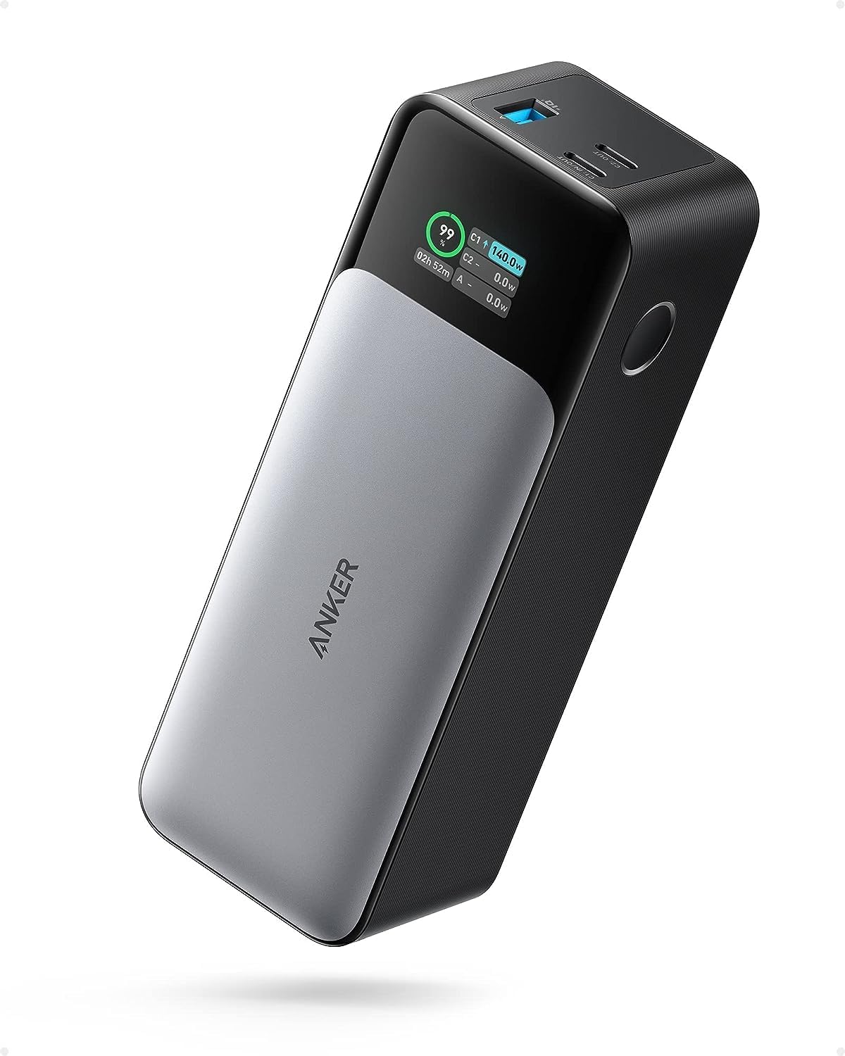 Fotografía técnica oficial de Anker 737 Power Bank (PowerCore 24K) Batería de 24.000mAh con Carga Rápida de 140W y Pantalla - Vista frontal con fondo blanco